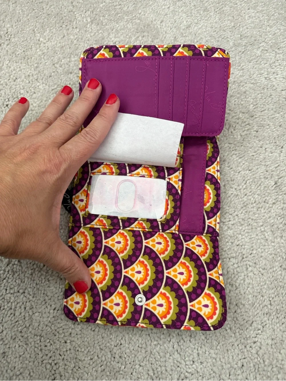 ✨NWT✨ VERA BRADLEY Quilted Floral Print Trifold Euro Wallet - Plum Crazy - Picture 4 of 4